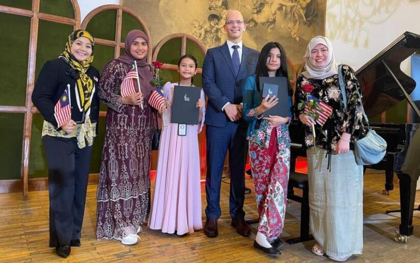Dua Bintang Piano Cilik Malaysia Cipta Nama di Pentas Dunia